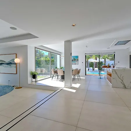 2244 New Modern Luxury In Puerto Banus * 마르베야